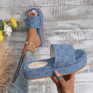 Women's shoes 2023 Summer New Round Head Thick Bottom Chunky Shoes Women Platform Slippers